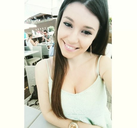 Carolina Neto thumbnail