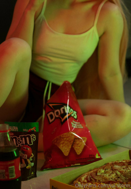 lui storm model free pics