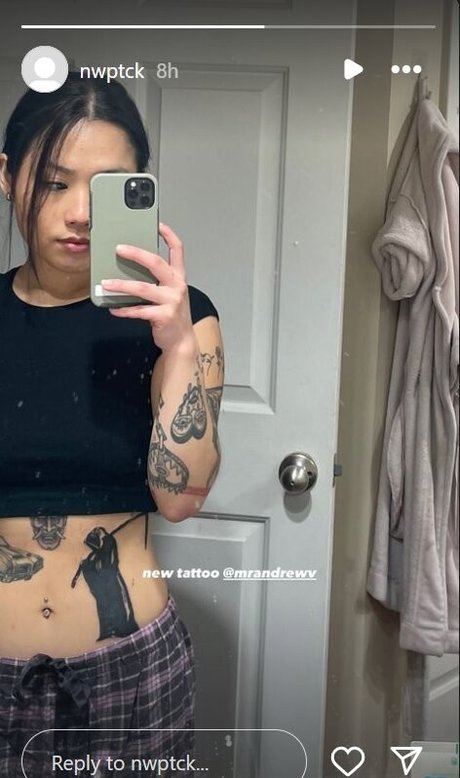 InterestingArm3927 pornstar naked pic