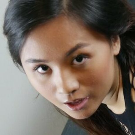 Elle Voneva sexy model image