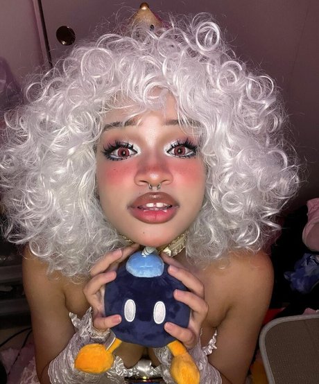 Eden s Garden ASMR model art gallery