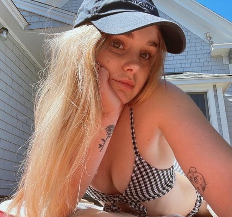 Alice Kristiansen star adult photos