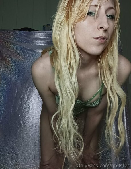 gh0stee model nude pictures