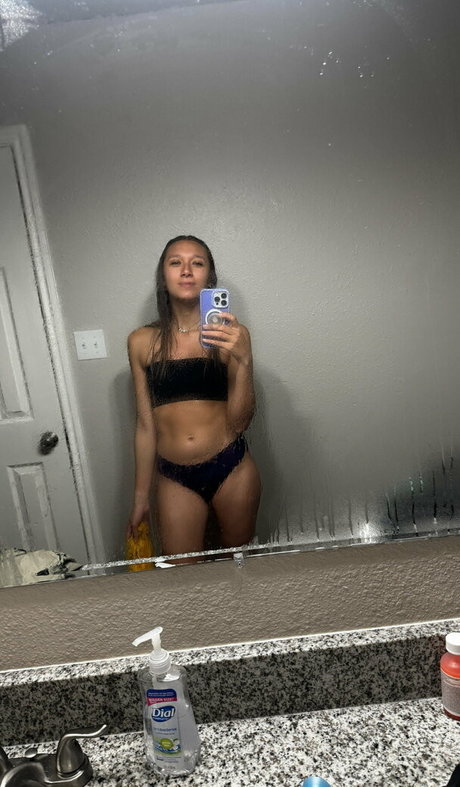 Nikita Crump pornographic model pics