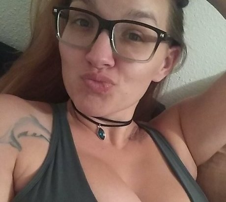 Feline Anchor sexy actress img