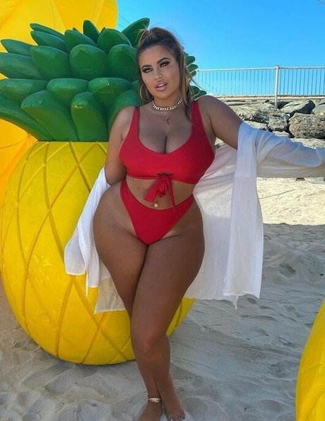 Hannah Olivia perfect pornstar pic