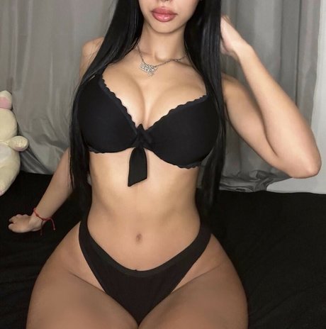 Naribnb adult model gallery