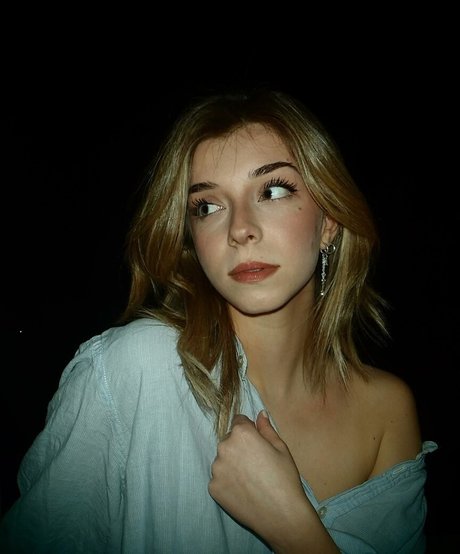 Martina Dell Anna star photo