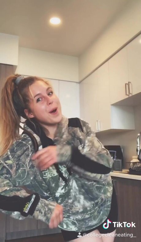 Katrina McKenna model naked img