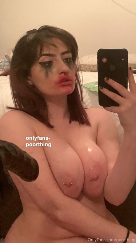 poorthing star hot photo