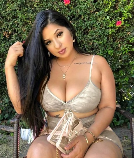 Janet Jae star beautiful picture