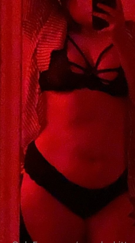 moody kitty star naked photo