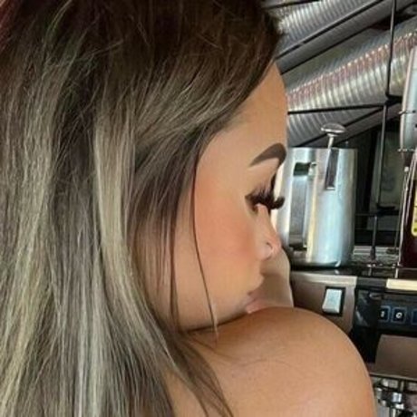 bombshellcel pornstar perfect photo