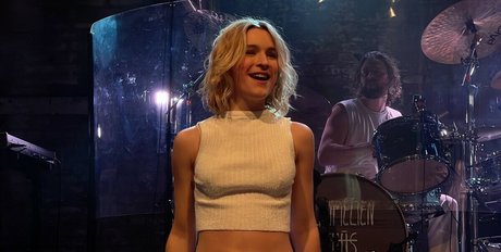 Pommelien Thijs model naked picture