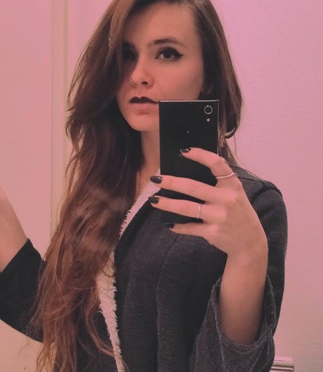 madsfive nudes model images