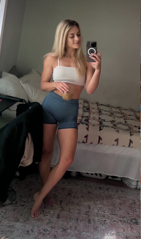 fitjamie sexy actress photo