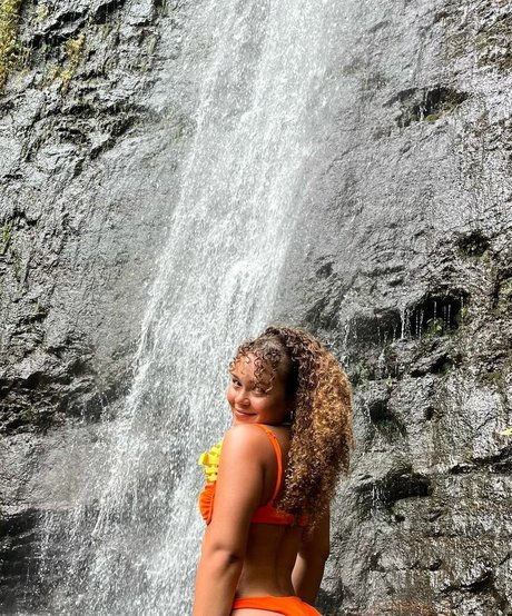 Tahani Anderson naked star galleries