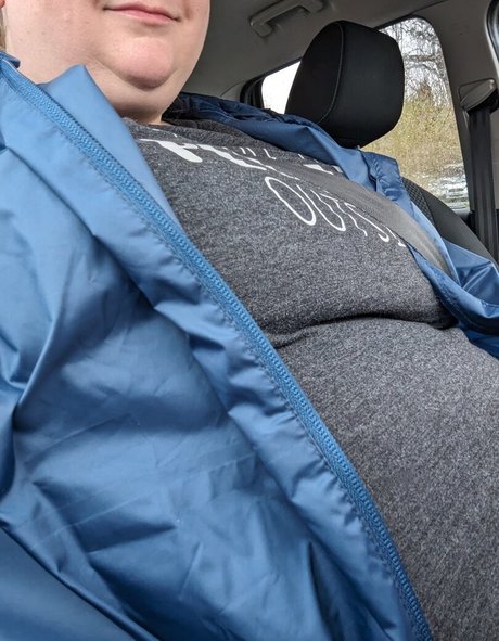 Expandabelly nude actress picture