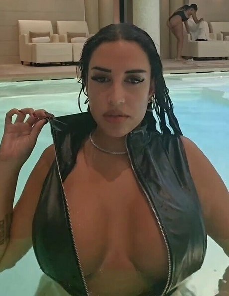 Mikaelabrbs pornstar pretty image