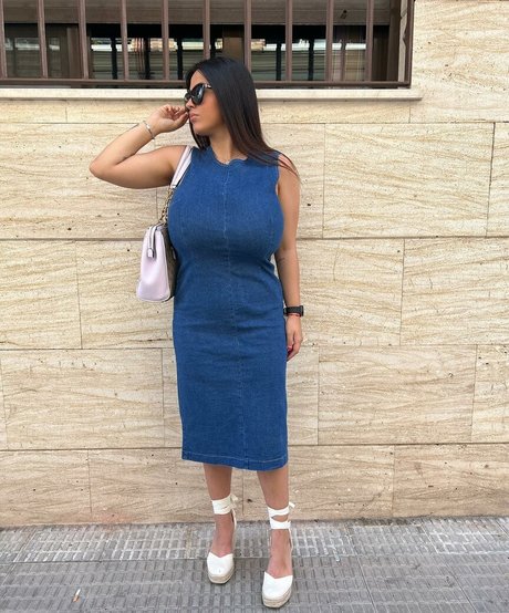 Anneris model adult photo