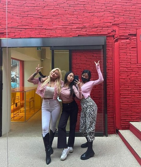 Lee Jaebeol perfect pornstar photos