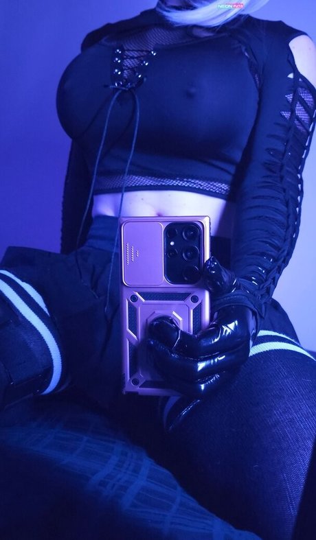 neonfuta sex actress picture