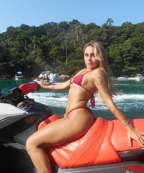 Lara Juc_ art pornstar photo