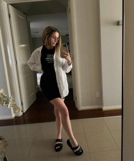 Cobyymj pornstar exclusive photo