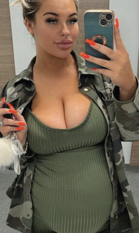 Nicole Barker nice pornstar picture