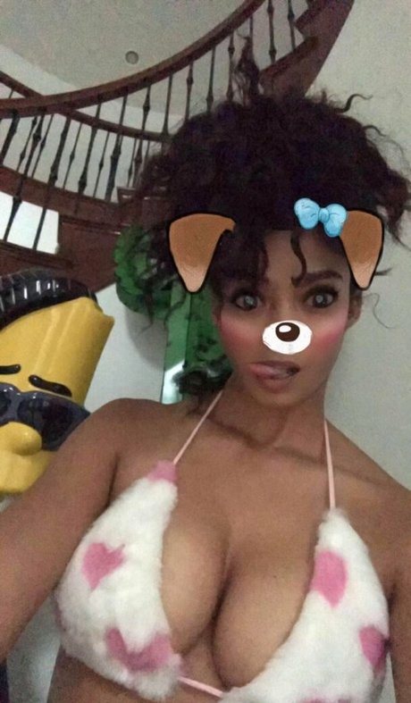 MilaJ exclusive pornstar pic