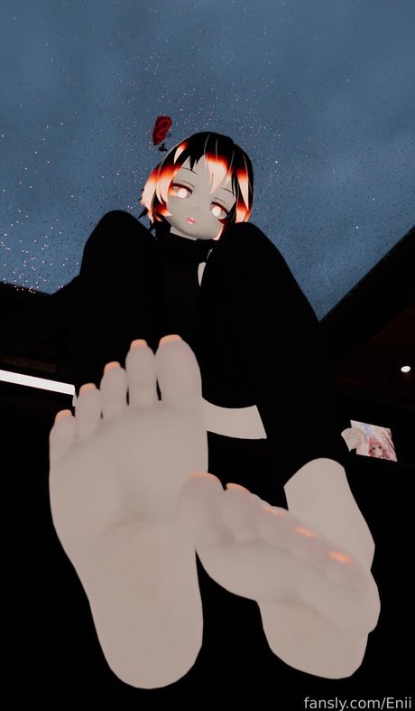 Enii model erotic pics