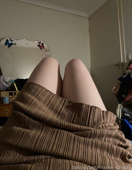 Frozen Cherry nice model pic