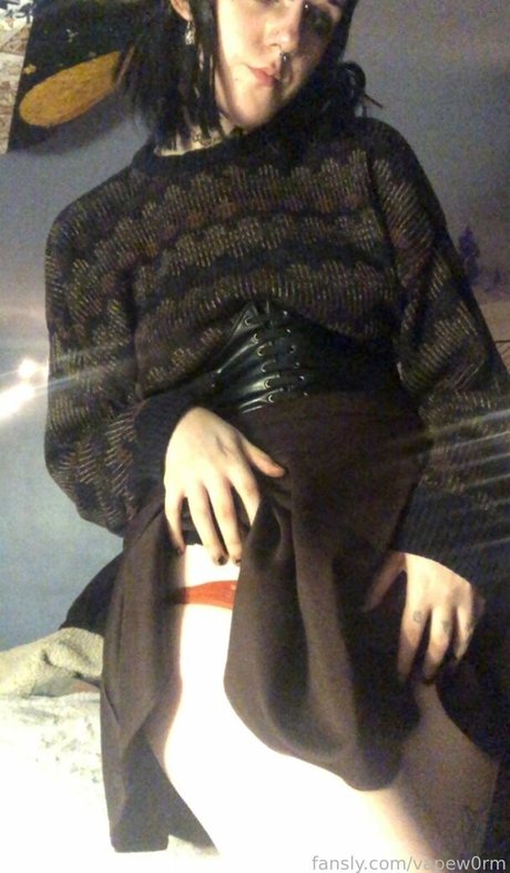 vapew0rm erotic model gallery