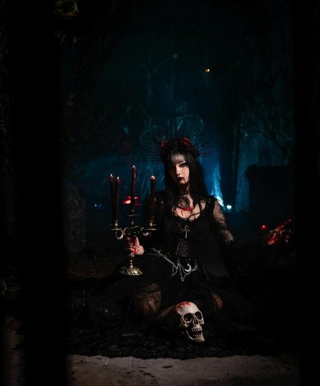 CreepyCassy adult star image