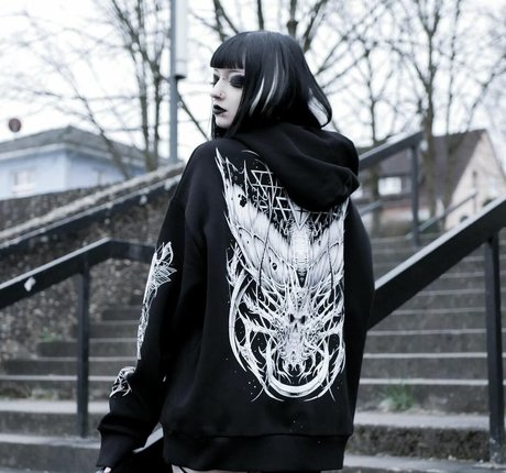 CreepyCassy xxx actress photos