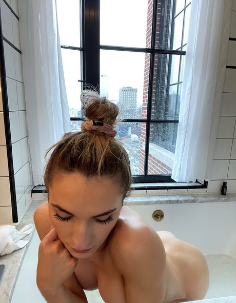 Sammy Taylor pretty model img