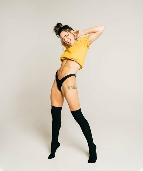 Nikki Howard xxx actress archive