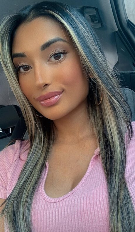 Zia Natasha Lehman art star photo