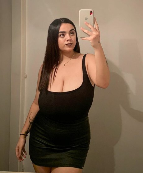 i m z a r a pornstar naked images
