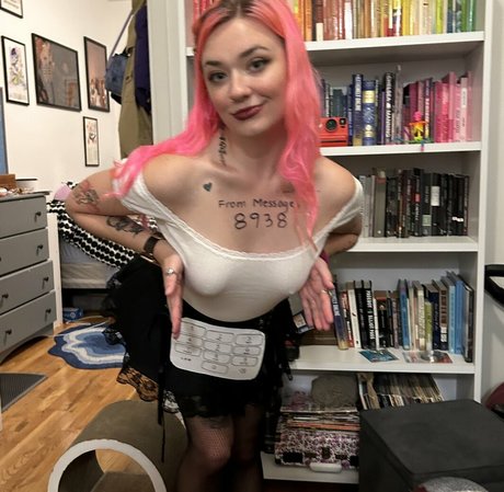 eviicherub star naked photo