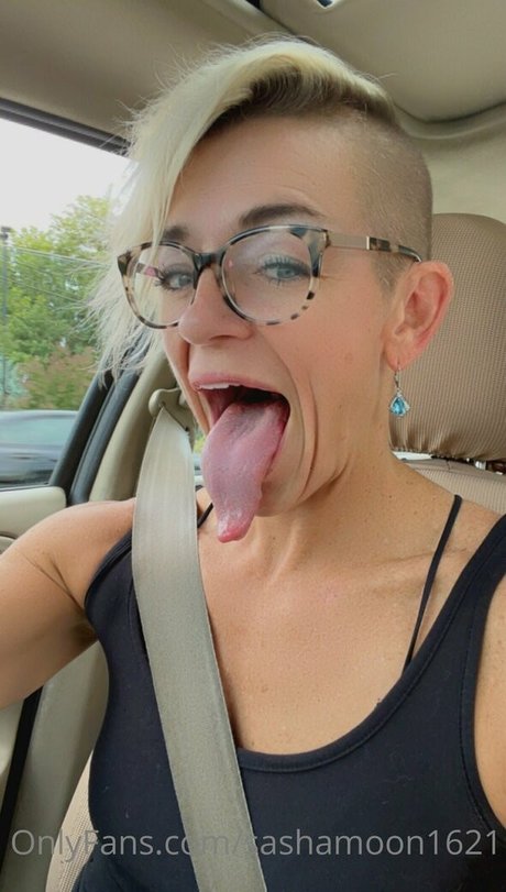 sashamoon1621 nudes pornstar img