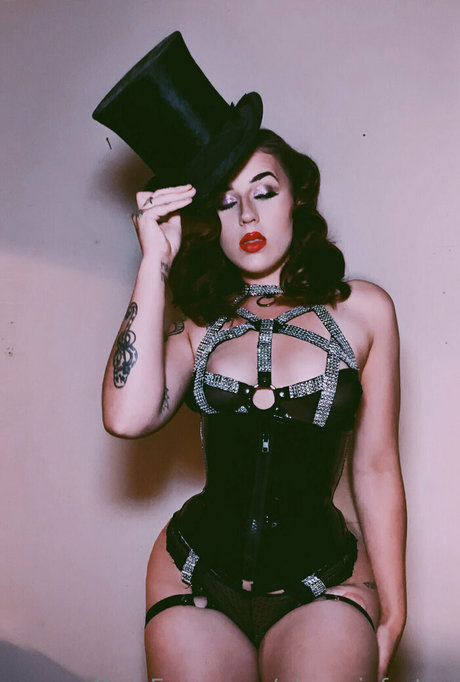 phoenixfortay model perfect picture