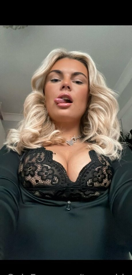 hairy armpits onlyfans top photos
