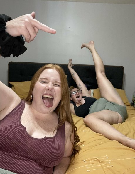 cinnamon siren sexy star pic