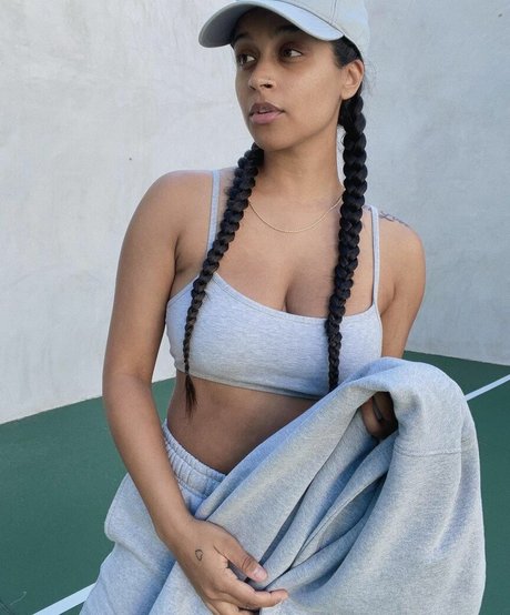 Lilly Singh free model picture