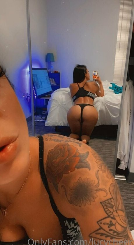 lucymomma art star pic