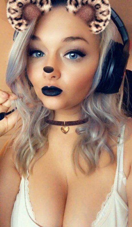 llannagg model exclusive pic