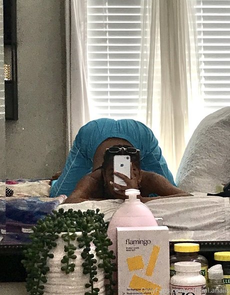 Official Anaiis model beautiful pics