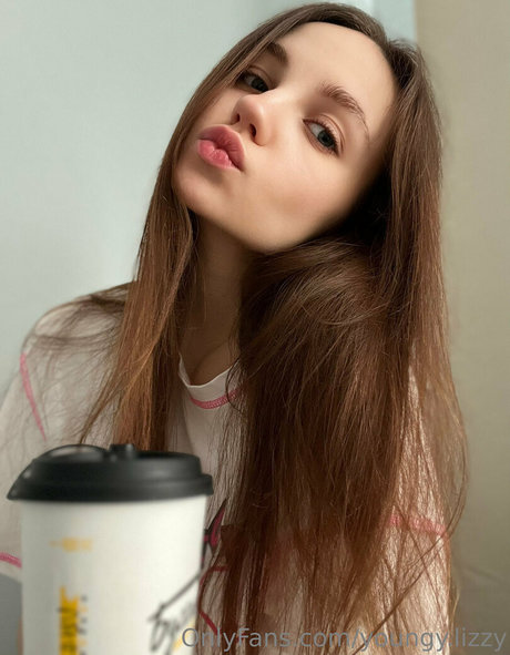 youngy lizzy hot model gallery