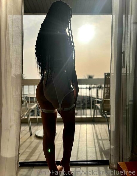 vicktoriabluefree naked actress image